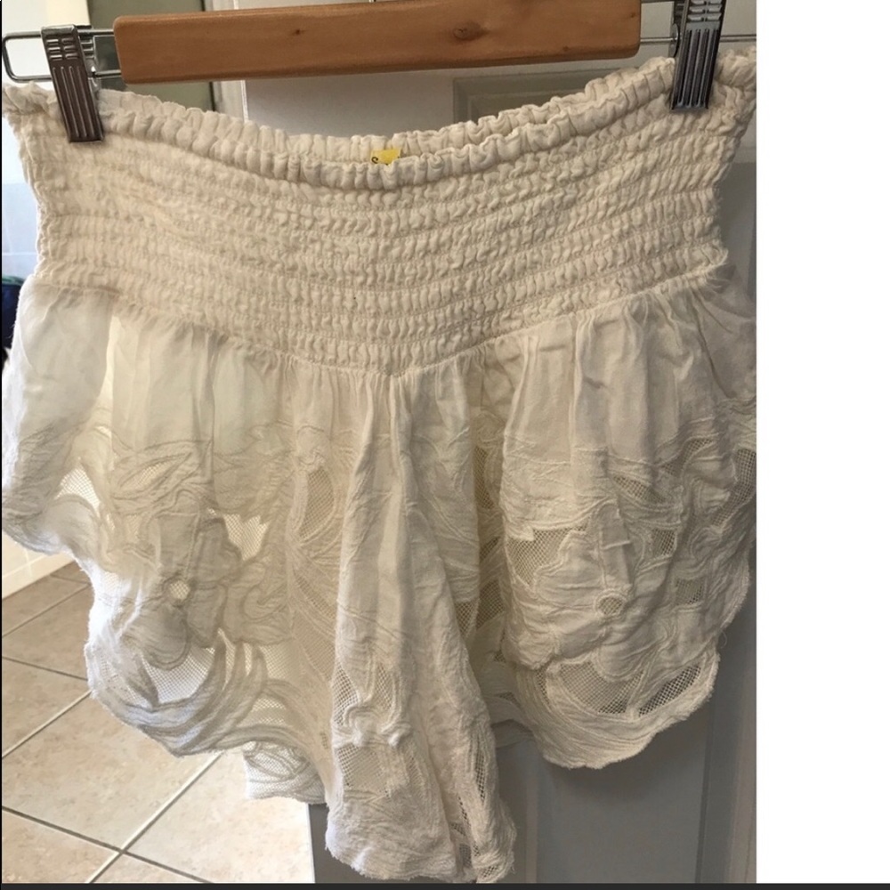 Smocked lace Free People shorts!